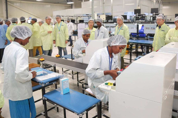 曝富士康从印度召回数百中国工程师 苹果计划将所有销往美国的iPhone转由印度生产