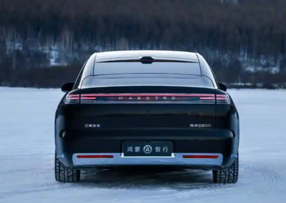 鸿蒙5终端用户突破1200万 华为汽车有望成为鸿蒙生态重要流量入口 鸿蒙5终端用户突破1200万 华为汽车有望成为鸿蒙生态重要流量入口