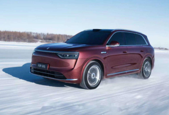 鸿蒙5终端用户突破1200万 华为汽车有望成为鸿蒙生态重要流量入口 鸿蒙5终端用户突破1200万 华为汽车有望成为鸿蒙生态重要流量入口