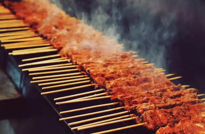 锦州赛博机器人烧烤香迷糊了 这波科技烟火气赢麻了! 锦州赛博机器人烧烤香迷糊了 这波科技烟火气赢麻了!