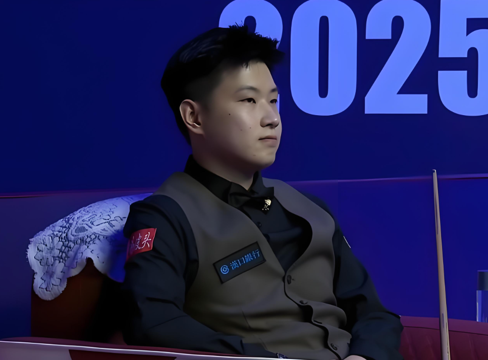 赵心童不敌马奎尔 赵心童5-4憾负马奎尔决胜局惜败！