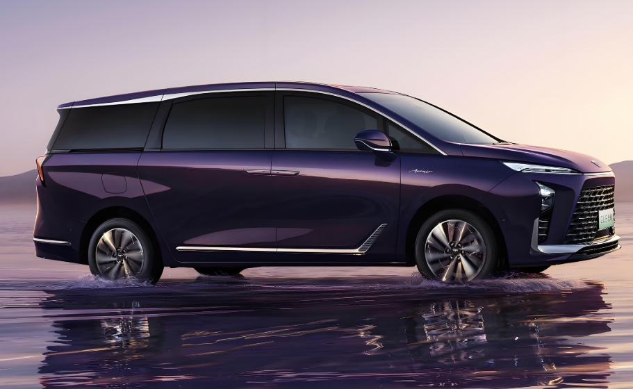 新款别克GL8陆尊PHEV上市！新款别克GL8陆尊PHEV油耗6.8L+综合续航1400km36万起！