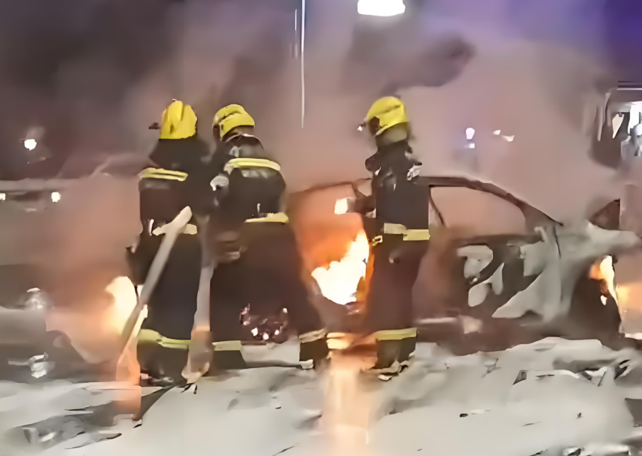 安徽大哥火海两救妻子!丈夫两次冲进火场救妻双双烧伤 安徽大哥火海两救妻子!丈夫两次冲进火场救妻双双烧伤