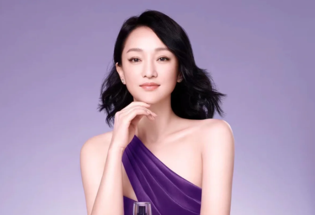 周迅穿搭基础珠宝就不基础 极简主义下的高珠美学 周迅穿搭基础珠宝就不基础 极简主义下的高珠美学