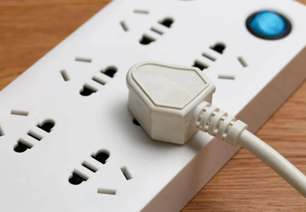 这种插线板被明令禁止!家里有的赶紧扔掉 这种插线板被明令禁止!家里有的赶紧扔掉