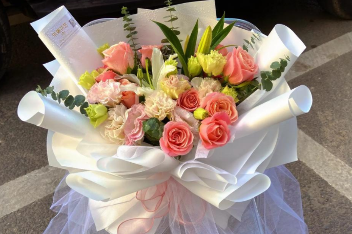 今天七夕节 男子用面粉给妻子做了一束鲜花 今天七夕节 男子用面粉给妻子做了一束鲜花