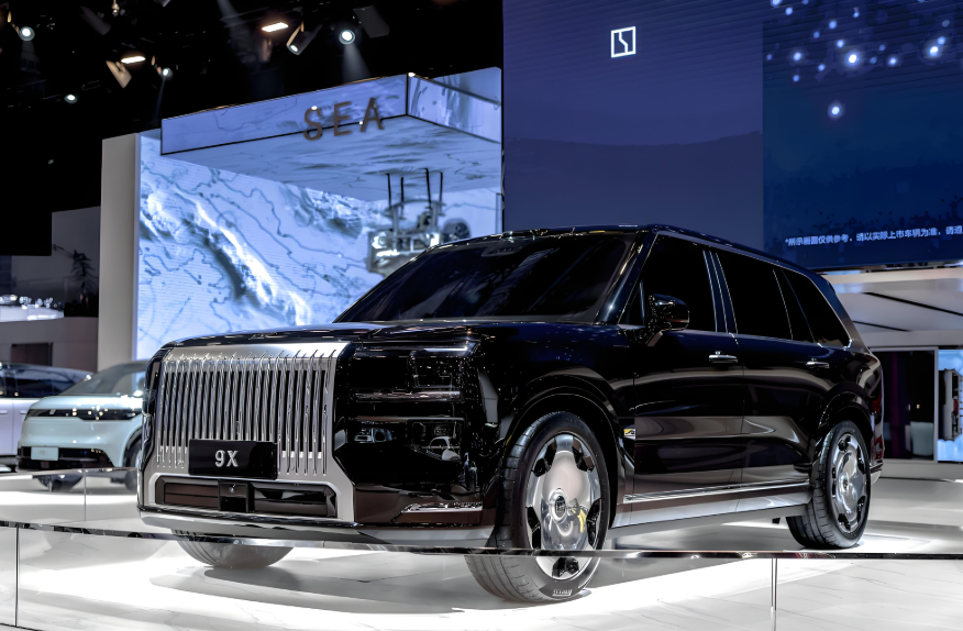 全新极氪旗舰SUV车型9X开售！全新极氪9X 900V架构+全地形黑科技！