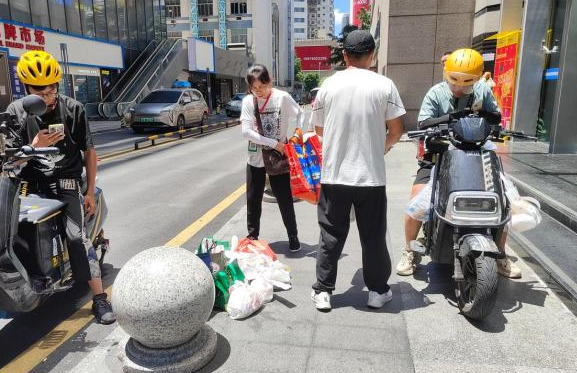 外卖跑楼阿姨零工协作如何更规范 “跑楼阿姨”是否符合法律规定？