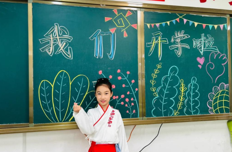 开学礼没必要卷仪式感 简单仪式才是教育真谛！