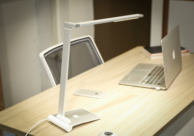 不是说没蓝光就是好 护眼灯这么选才更科学