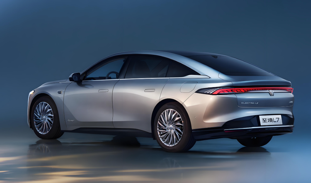 别克至境L7双悬浮屏设计+配高通SA8775P车机芯片!别克至境L7更多内饰官图/配置曝光! 别克至境L7双悬浮屏设计+配高通SA8775P车机芯片!别克至境L7更多内饰官图/配置曝光!