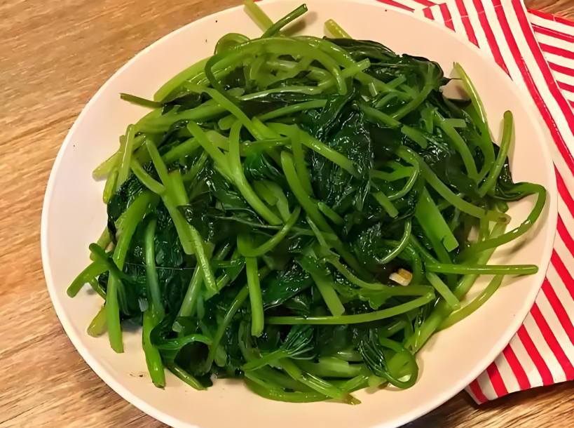 入秋后少吃空心菜多吃红薯叶!一通便,二排毒,三养颜,红薯叶全身都是宝! 入秋后少吃空心菜多吃红薯叶!一通便,二排毒,三养颜,红薯叶全身都是宝!