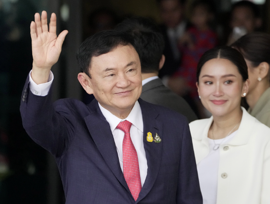 总理选举前一天他信离开泰国 他信曾流亡海外约15年