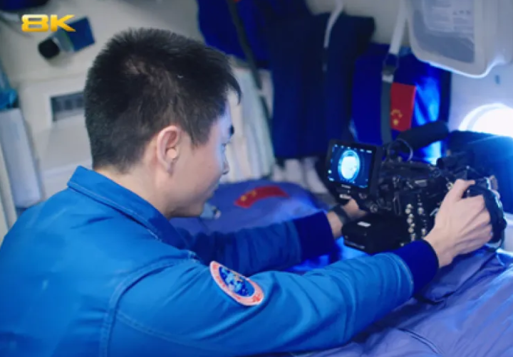 中国首部8K拍摄太空电影来了!《窗外是蓝星》定档9月5日! 中国首部8K拍摄太空电影来了!《窗外是蓝星》定档9月5日!