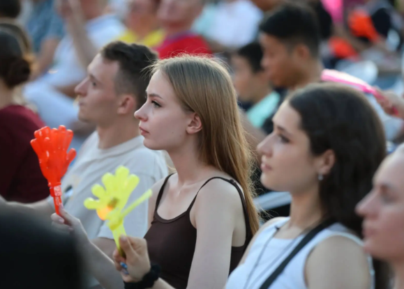 普京:俄罗斯将对中国免签 中国将对俄罗斯试行30天免签政策