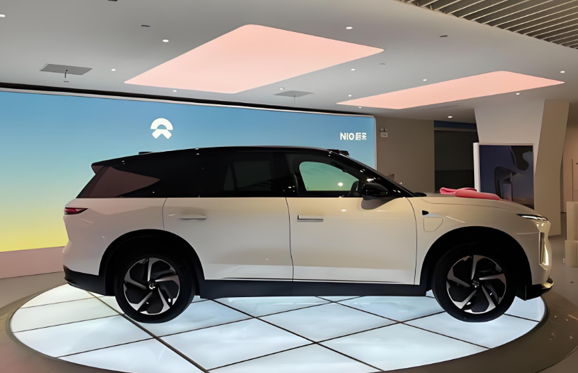 全新蔚来ES8行业首发环氧地坪智能控速功能！全新蔚来ES8杜绝雨天地库刹不住难题！