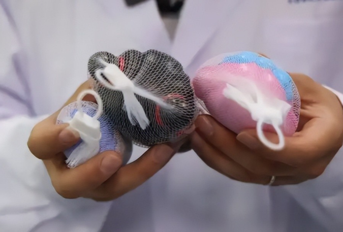 解压软泥毒玩具你家有吗?硼砂含量超标19倍! 解压软泥毒玩具你家有吗?硼砂含量超标19倍!