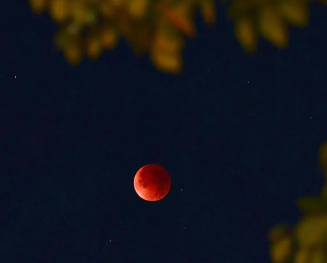 时隔近3年“红月亮”再度现身！“红月亮”高清大图来了！