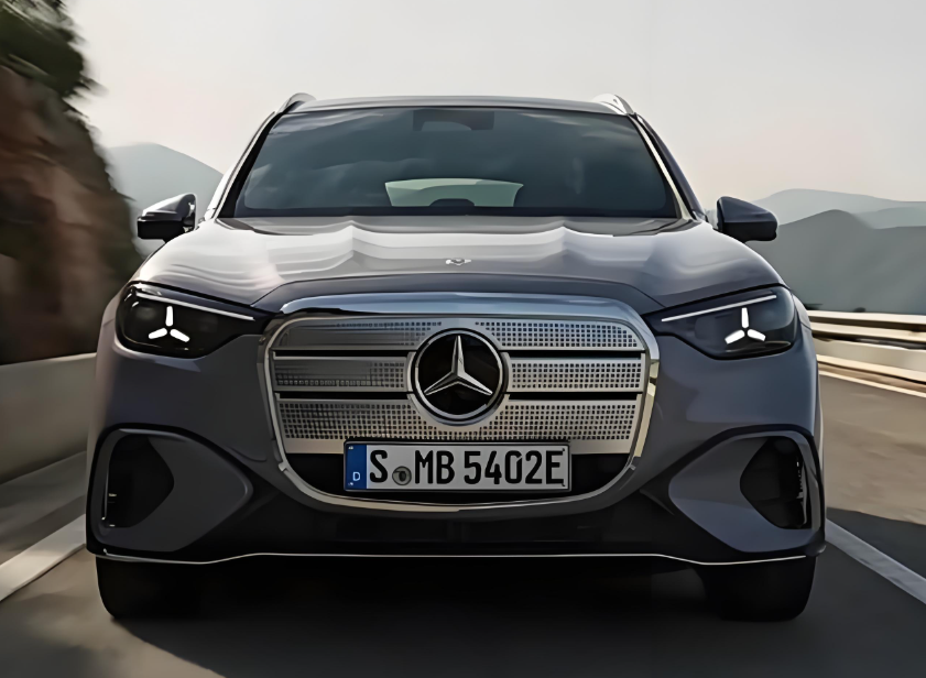 全新纯电奔驰GLC EV震撼登场！全新纯电奔驰GLC EV外观动感内饰豪华，续航713公里