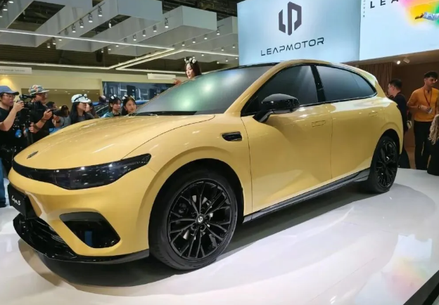 零跑全新轿跑Lafa5开启盲订！零跑全新轿跑Lafa5无框车门+激光雷达