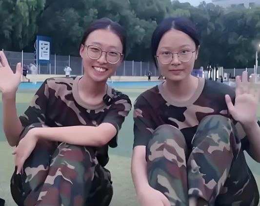 吉林大学惊现“镜像新生”!吉林大学两名新生同名同日生来自同省份 吉林大学惊现“镜像新生”!吉林大学两名新生同名同日生来自同省份