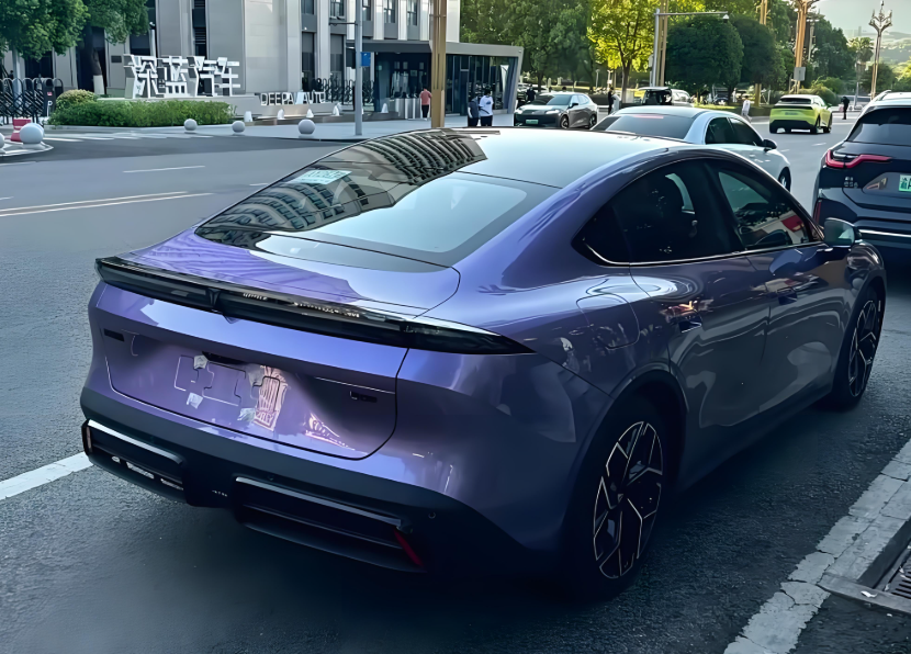 深蓝L06首发亮相全车黑科技满满！深蓝L06全系标配激光雷达 车长4.83米！