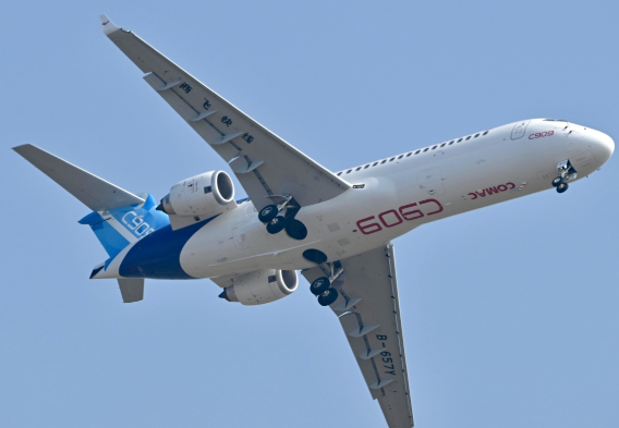首架国产C909医疗机交付具备高高原机场起降能力 C909如今已投入商业运营九年多