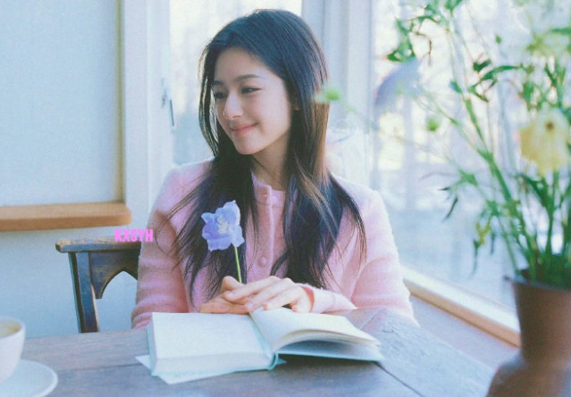 李兰迪穿蓝色清凉吊带裙靓丽吸睛!身姿曼妙小蛮腰不盈一握 李兰迪穿蓝色清凉吊带裙靓丽吸睛!身姿曼妙小蛮腰不盈一握