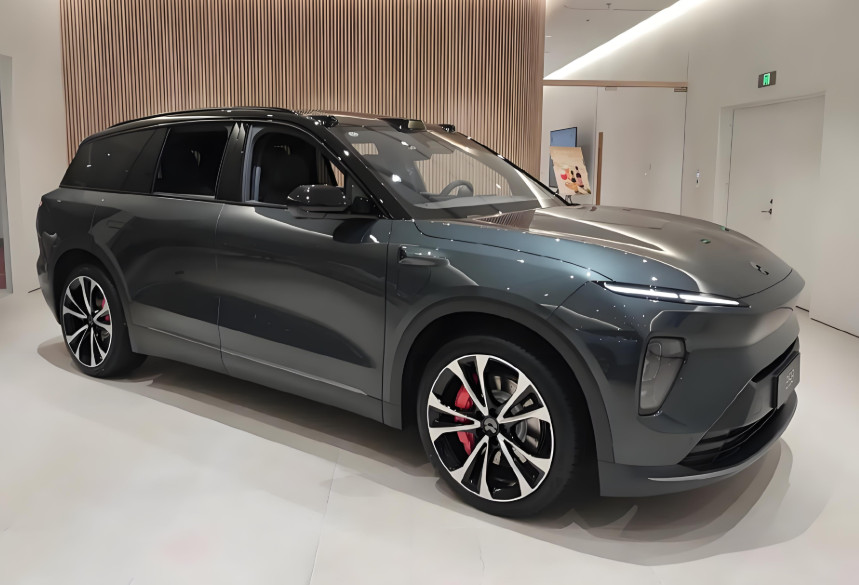 蔚来全新ES8试驾体验！蔚来全新ES8实测，配置媲美ET9空间超L9！