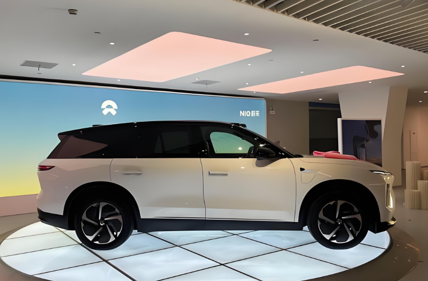 蔚来全新ES8试驾体验！蔚来全新ES8实测，配置媲美ET9空间超L9！