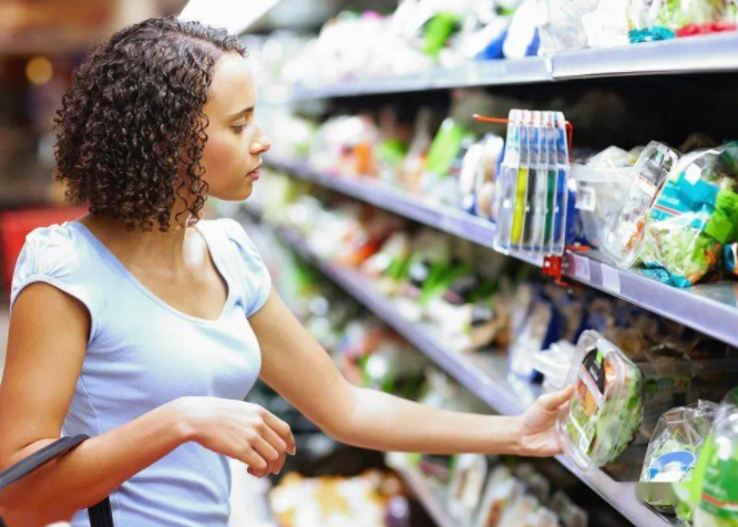 英国富时100指数上涨0.2% 英国央行可能将降息推迟至2026年