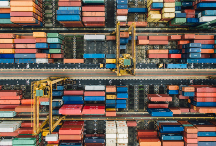 2025年7月美国货物贸易逆差1254亿美元 同比减少1.5% 2025年7月美国货物贸易逆差1254亿美元 同比减少1.5%