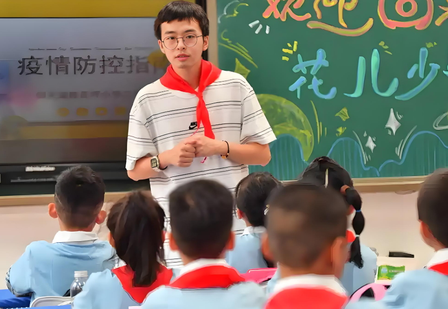 中小学教师中硕博士学历的老师数量快速增加！超70万中小学教师有研究生学历！