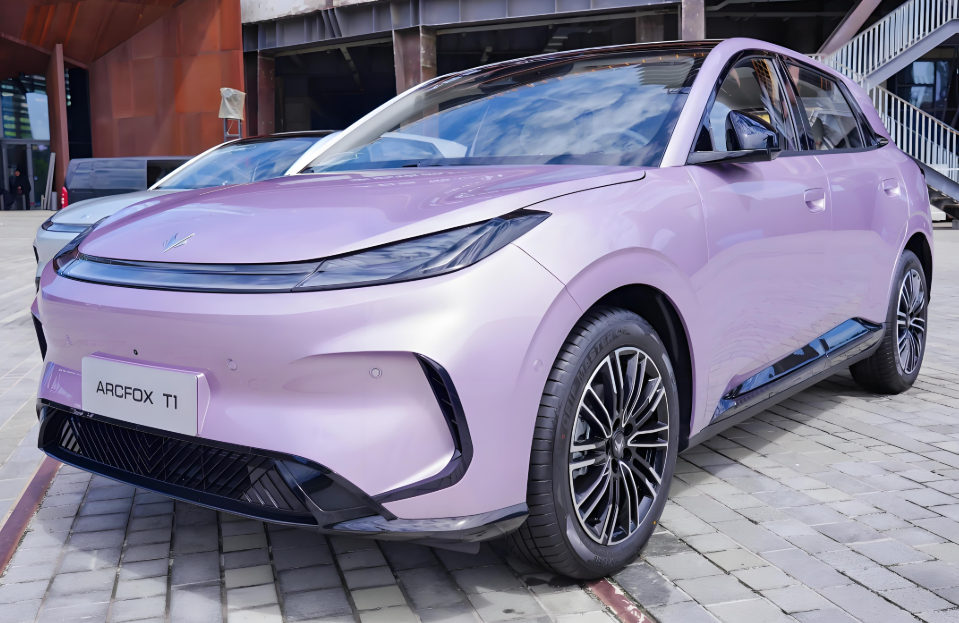 全新纯电小型车极狐T1上市！极狐T1售价6.28万元起能否搅动A0级纯电市场？