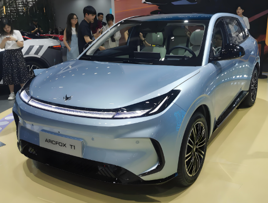 全新纯电小型车极狐T1上市！极狐T1售价6.28万元起能否搅动A0级纯电市场？