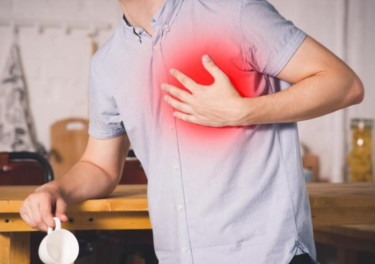 心脏病发作时用力咳嗽能自救吗(心脏病发作时咳嗽会发生什么)