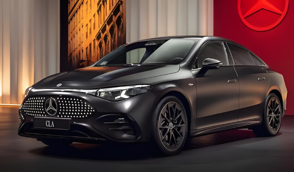 全新奔驰CLA纯电版下线！全新奔驰CLA纯电版配三联智能座舱866km超长续航！