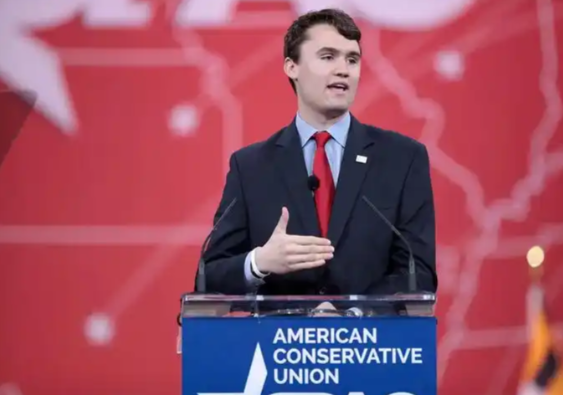 刺杀柯克嫌疑人拒绝配合调查 枪杀柯克嫌疑人落网或将面临加重谋杀指控