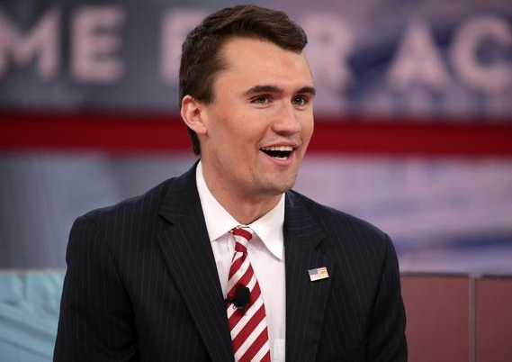 刺杀柯克嫌疑人拒绝配合调查 枪杀柯克嫌疑人落网或将面临加重谋杀指控