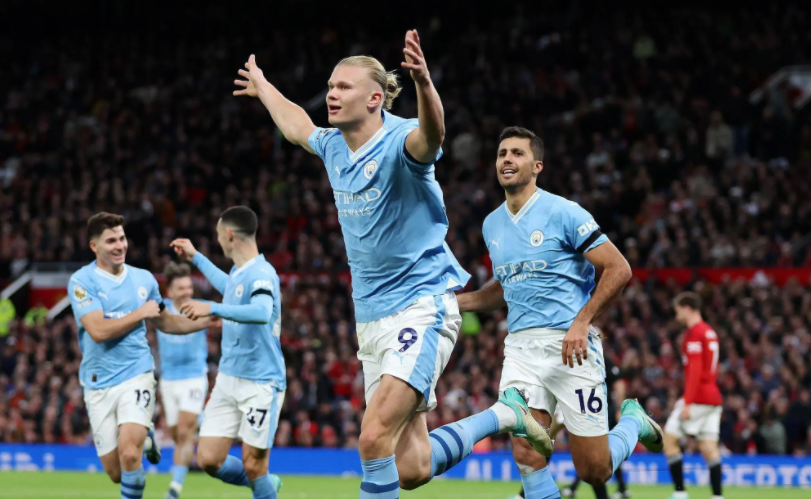 英超曼城3-0大胜曼联 哈兰德双响终结连败