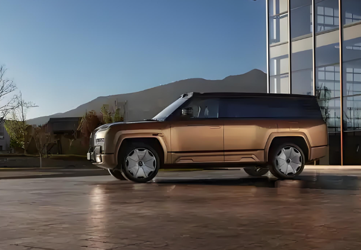 豪华SUV仰望U8L鼎世版上市！仰望U8L鼎世版6座大型SUV/配天神之眼A！