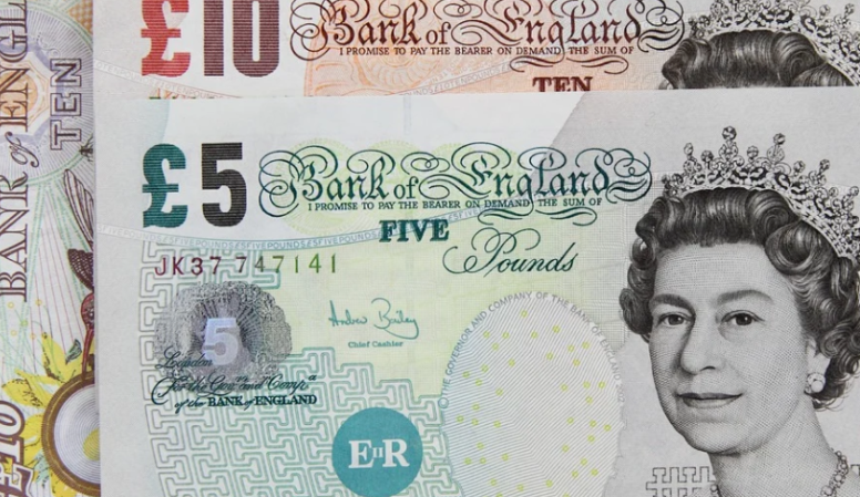 最新英镑小幅贬值，英央行利率维稳货物出口增长