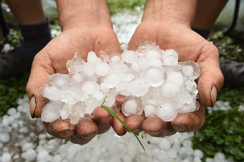 北京多地遇冰雹天气!这4个避险提示请收好 北京多地遇冰雹天气!这4个避险提示请收好