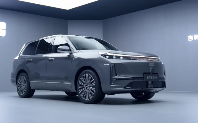 吉利银河M9预售开启售价19.38万起！吉利银河M9机械门把手双腔空悬续航超1500km