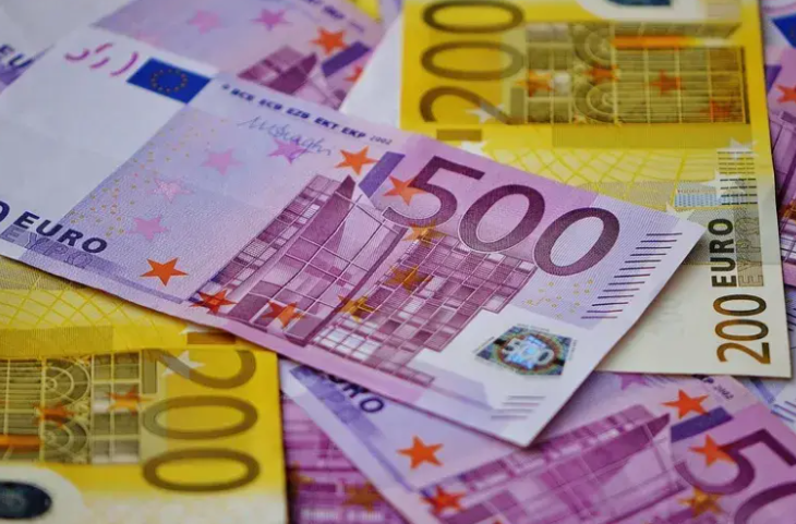 美联储降息后欧元回落，欧元短期承压态势明显