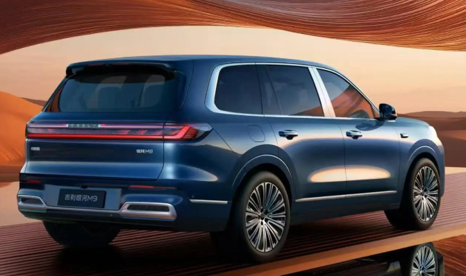 吉利银河M9改写大六座SUV爆款逻辑！吉利银河M9限时17.38万元起