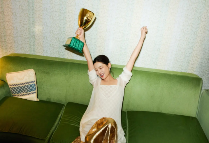 辛芷蕾否认获奖是“弯道超车”辛芷蕾获威尼斯电影节影后 辛芷蕾否认获奖是“弯道超车”辛芷蕾获威尼斯电影节影后
