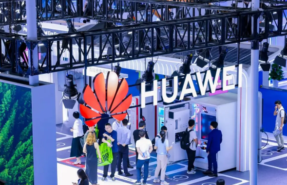 2025国际数字能源展在深圳开幕 《2025深圳数字能源白皮书》发布释放出哪些信号