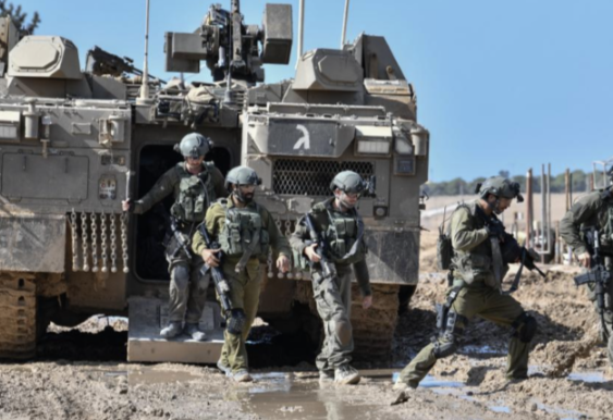 卫星图像显示以坦克集结加沙城周围 以军在加沙城空投传单要求平民向南撤离