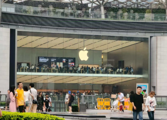 iPhone17发售直击北京苹果店 iPhone 17系列今日正式发售